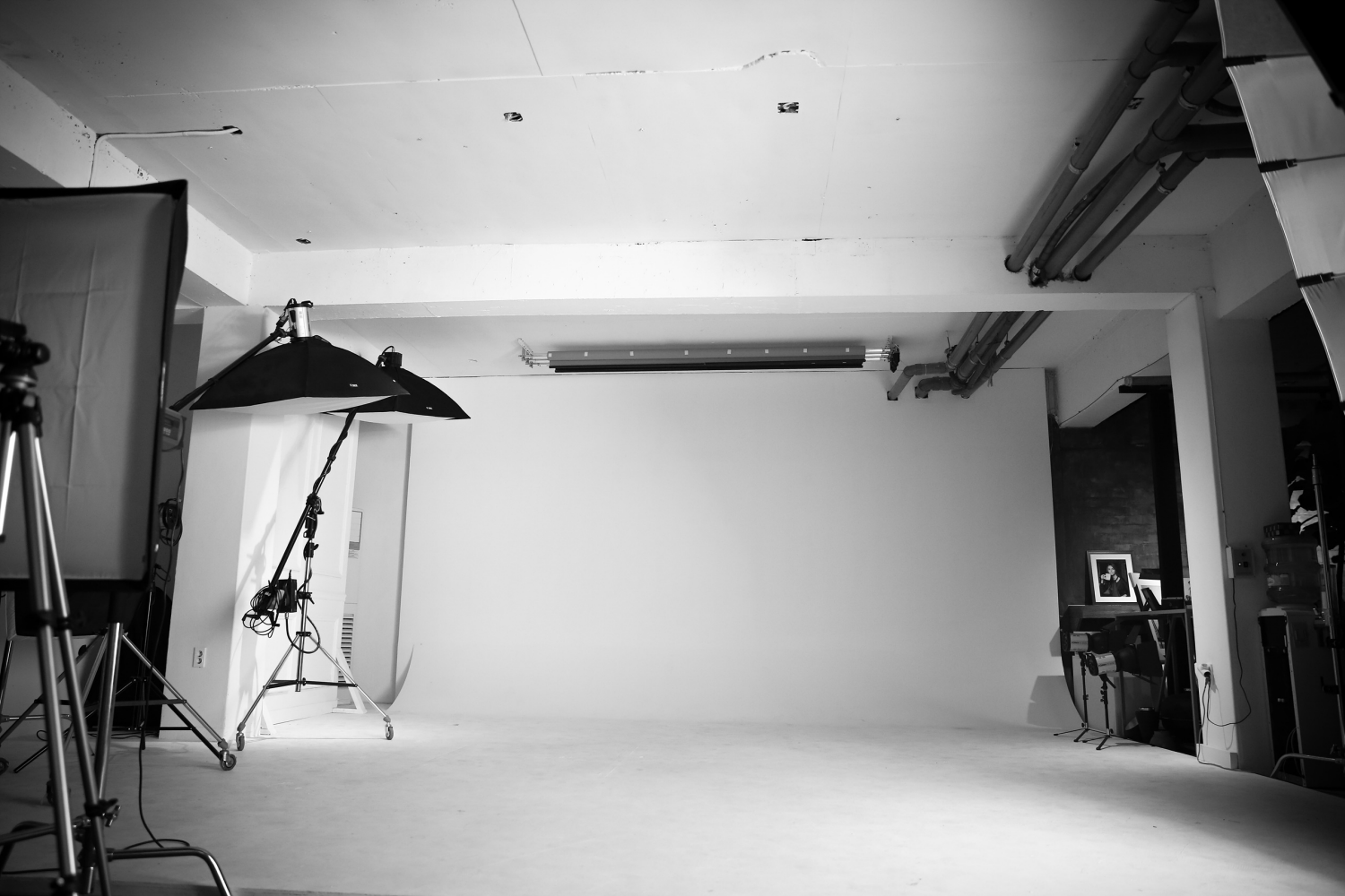 Hongdae Photo Studio - Time On Me Studio 타임온미 스튜디오 | Creatrip members 10% OFF!